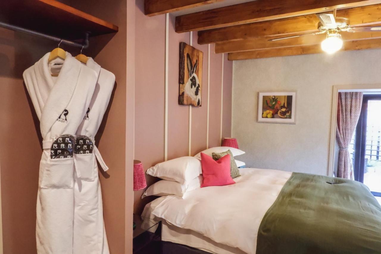 The Rabbit Hotel & Retreat テンプルパトリック エクステリア 写真