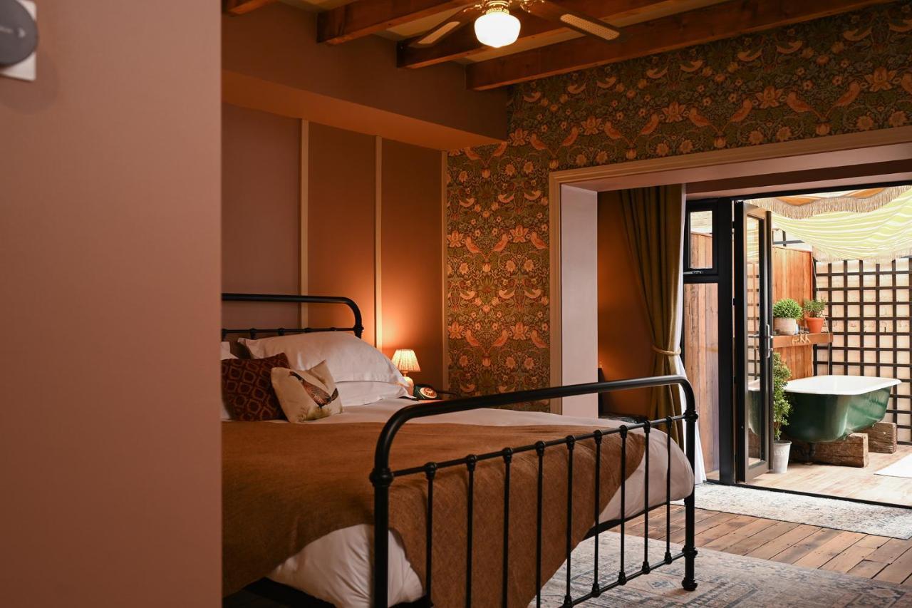 The Rabbit Hotel & Retreat テンプルパトリック エクステリア 写真